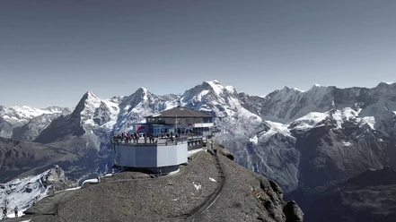 schilthorn-wanderer-fels-dreigestirn.jpg