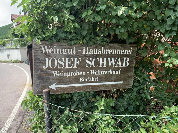 Weingut Schwab Holzschild