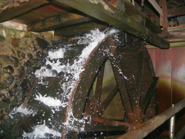 Wasserrad copyright Richard Kaeshammer