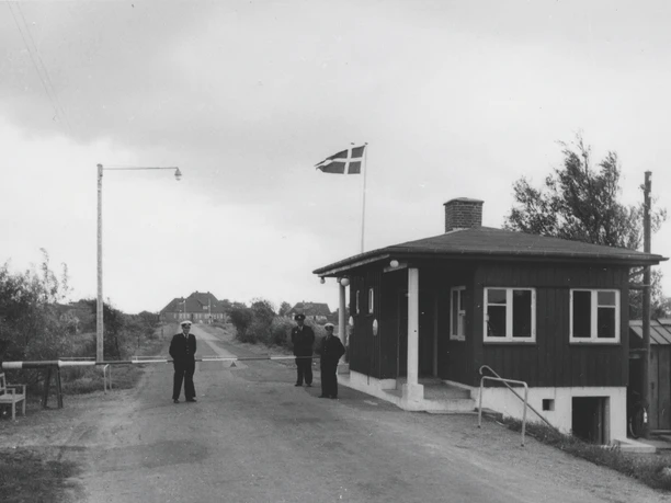 Grænseovergang Møllehus, ca. 1960. I baggrunden ses Aventoft.jpg