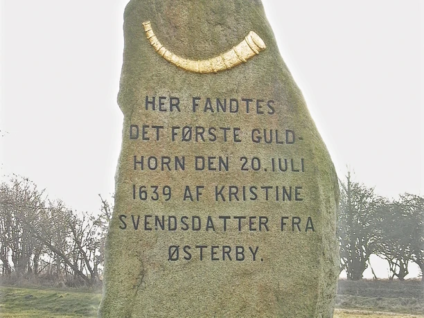 Mindesten i Gallehus.jpg