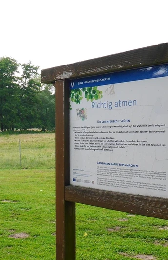 Unterwegs auf dem Wanderweg der VitalWanderWelt Salzetal Bad Salzuflen unterwegs auf VitalWanderWelt Salzetal Bad Salzuflen