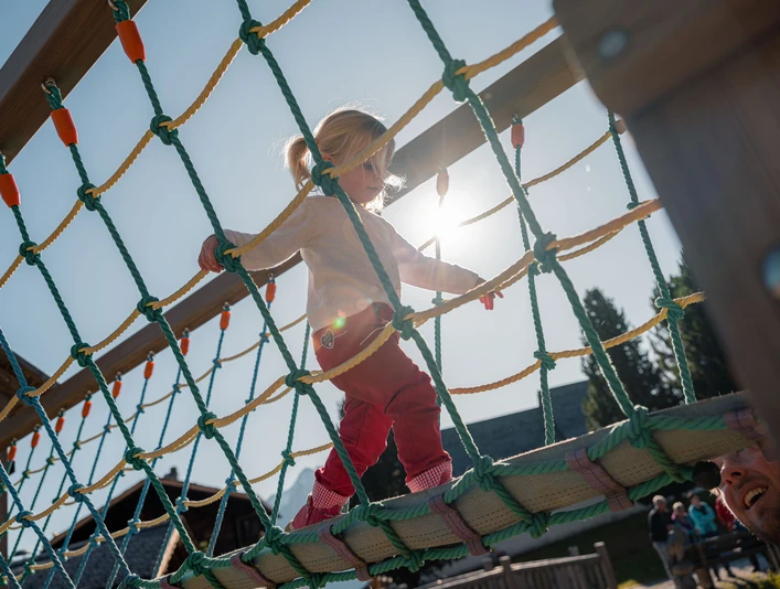 Stockbild-Spielplatz.jpg Spielplatz Aletschpark auf der Riederalp in der Aletsch Arena