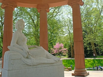 Elisabethenbrunnen im Kurpark Bad Homburg Elisabethenbrunnen im Kurpark Bad Homburg