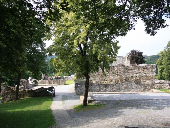 Burgruine Ringelstein | Büren