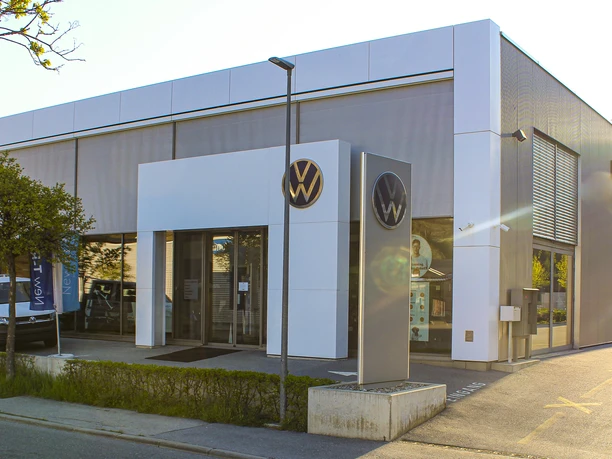 Aussenansicht Garage NEU.jpg