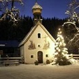 Hl. Abend vor der Kapelle in Klais