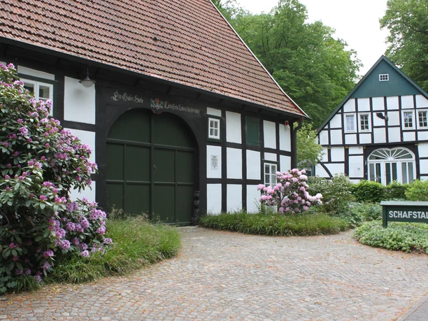 Schafstall außen (c) TIBE (4).JPG