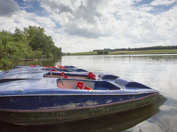 Klosterweiher mit Booten©Fouad Vollmer Werbeagentur.jpg