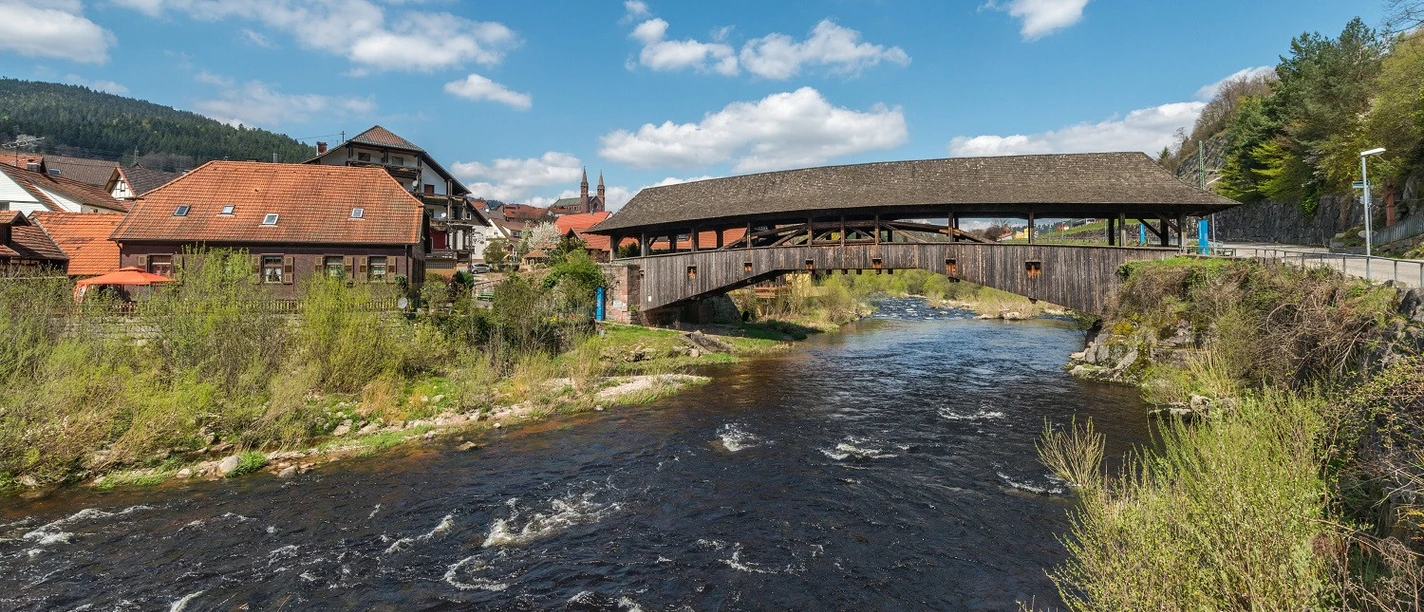 Historische Holzbrücke über der Murg in Forbach_compusign.de