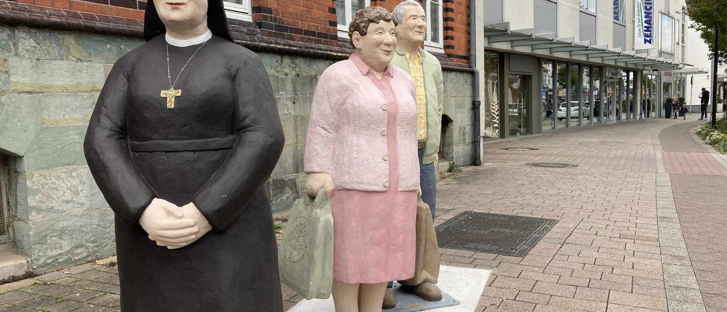 "Alltagsmenschen" am alten Postamt | Salzkotten