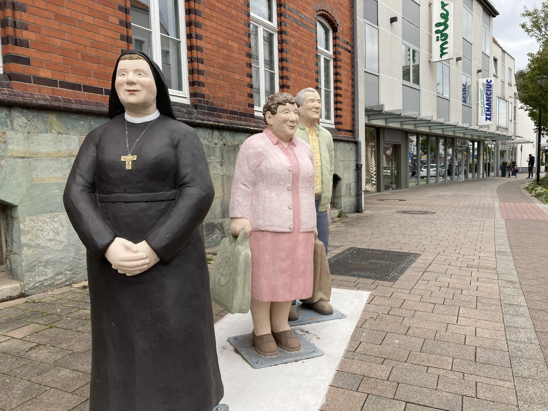 "Alltagsmenschen" am alten Postamt | Salzkotten "Alltagsmenschen" am alten Postamt | Salzkotten