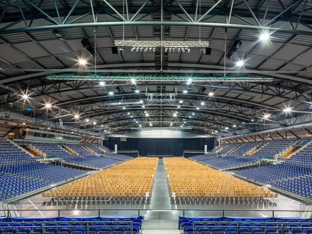 Haupthalle event area with theatre style seating at the event venue QUARTERBACK Immobilien ARENA – presented by Leipzig Convention Bureau