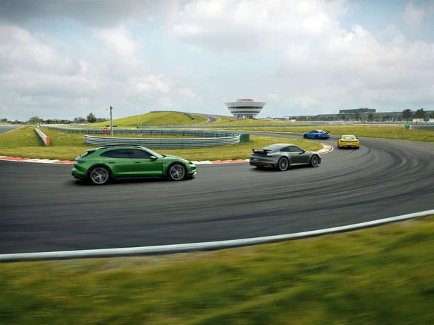 Rahmenprogramm Fahrevent Onroad bei Porsche für Ihre Tagung & Konferenz in Leipzig Rahmenprogramm Fahrevent Onroad bei Porsche für Tagung & Konferenz Leipzig Convention