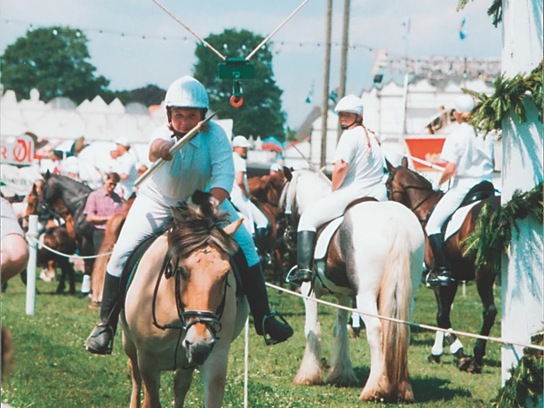 500 Reiter und 40.000 Gäste kommen jährlich zum Ringreiterfest in Sønderborg.jpg