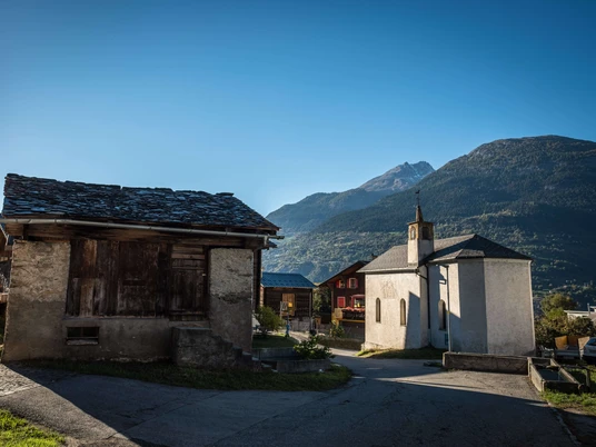 Kapelle Lingwurm in Ried-Brig.jpg Aussenaufnahme der Kapelle Lingwurm in Ried-BrigExterior view of the Lingwurm Chapel in Ried-BrigVue extérieure de la chapelle Lingwurm à Ried-Brig