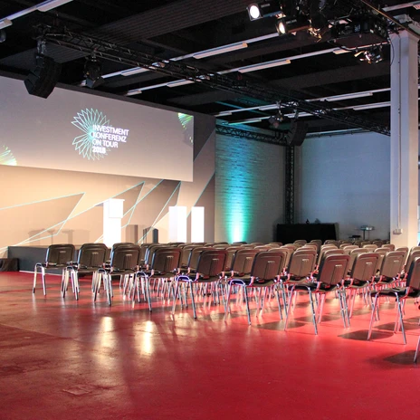 Studio 5 meeting room at the event venue Media City Atelier | Leipzig Convention Bureau Studio 5 meeting room with theatre style seating at the event venue Media City Atelier - presented by Leipzig Convention Bureau