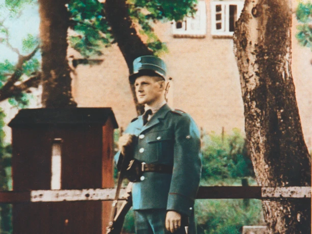 De danske grænsegendarmers blå uniform.jpg