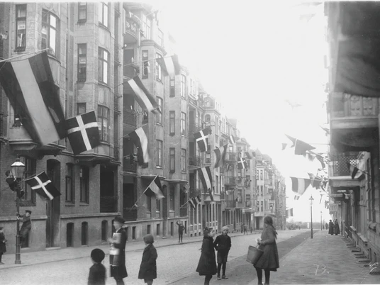 Afstemningen i 1920 rørte sindene - man viste flag (her i Flensborg).jpg