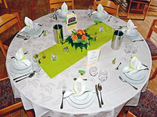 Landhaus-Heidekrug-tisch-2.jpg Landhaus Heidekrug