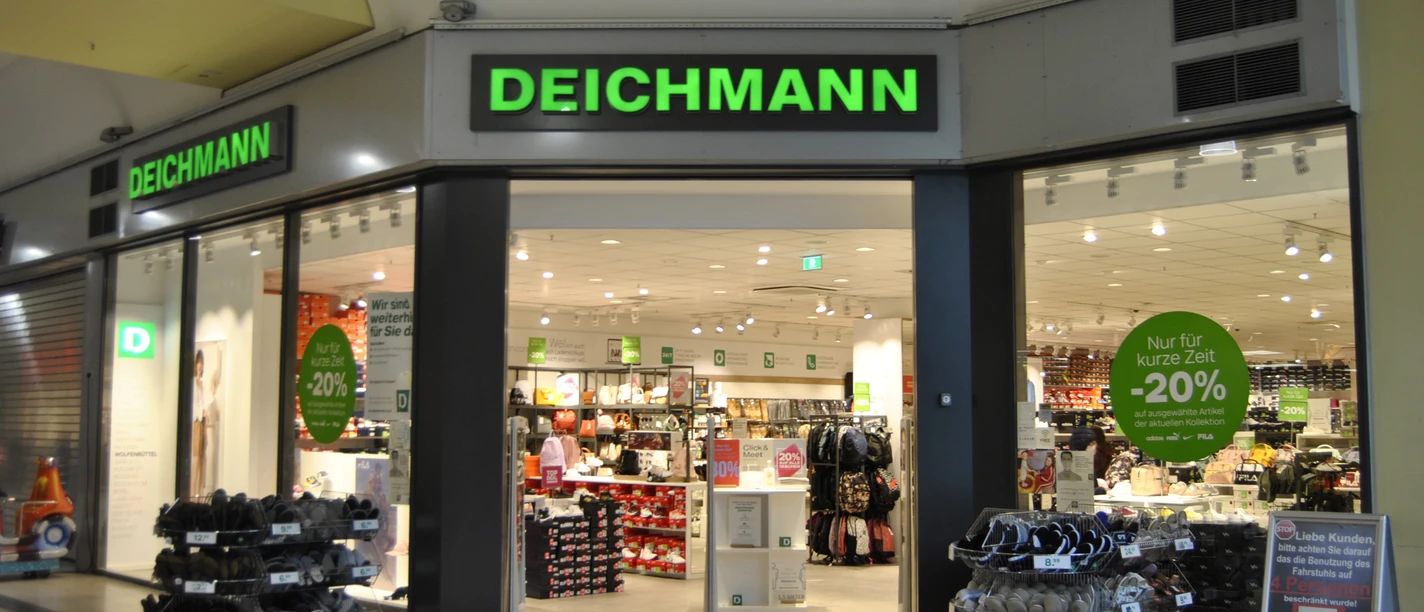 Eingang der Filiale Deichmann Schuhe im Forum Einkaufszentrum