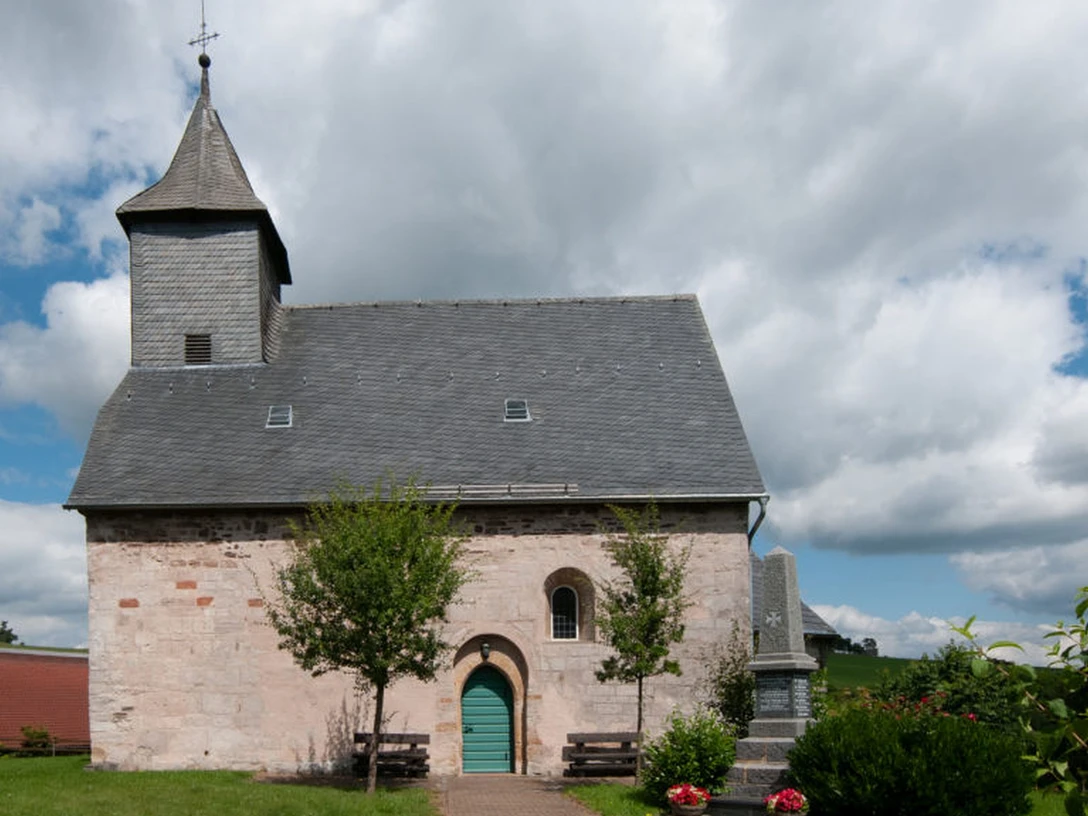 kirche-schweinsbuehl c) Kai Uwe Schröter.jpg