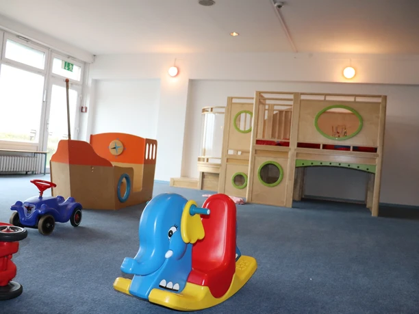 Kinderspielraum-Haus-des-Kurgastes-Juist.JPG Kinderspielraum-Haus-des-Kurgastes-Juist