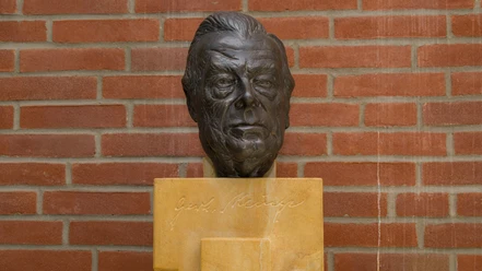 Gerhard_Heinze_Peine.jpg