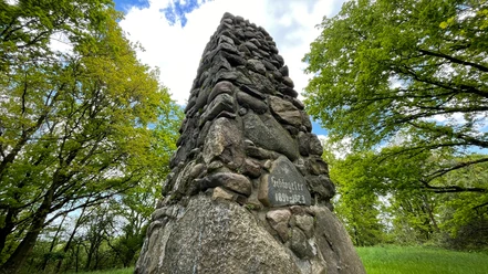 Schlageter_Denkmal_Peine (1).jpg