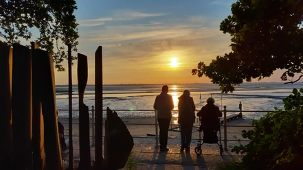 Sonnenuntergang am Tor zum Watt.jpg