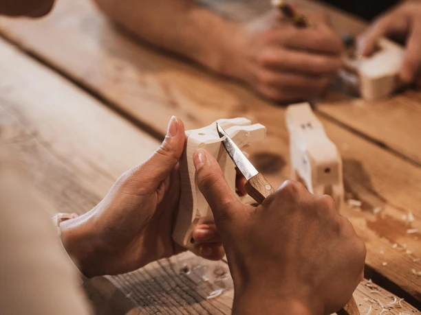 Trauffer Erlebniswelt - Holzkuh selber schnitzen