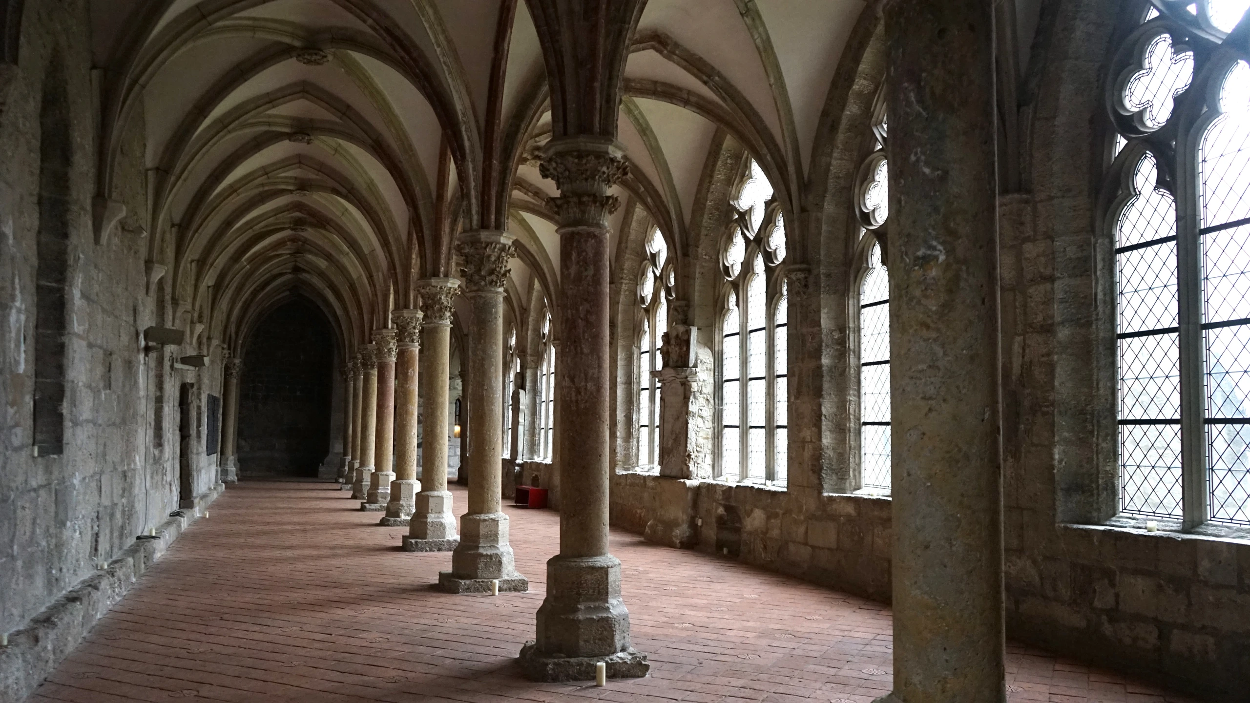 kloster-walkenried-doppelschiffiger-lesegang-beate-ziehres-zeitorte.jpg