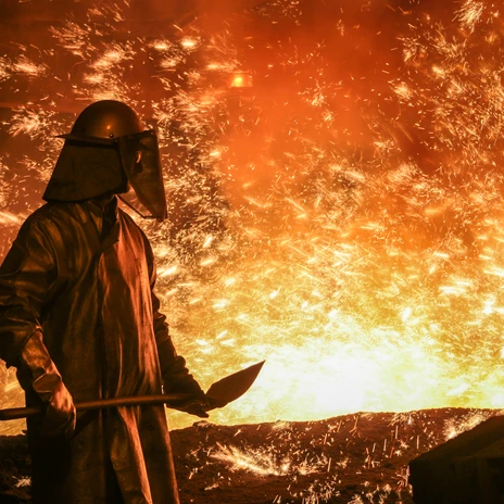 Schmelzer am Hochofen_1216.jpg