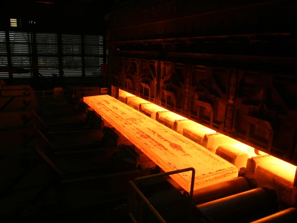 Bramme in der Warmbreitbandstrasse_143.jpg Bramme in der Warmbreitbandstrasse