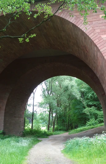 fotogenes Motiv vom Viadukt am Wanderweg 6