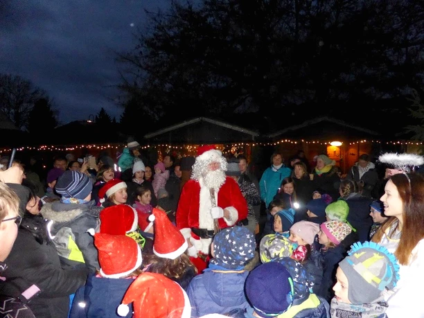 Hohburger Bergweihnacht Weihnachtsmann bei der Hohburger Bergweihnacht
