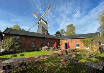 Café Seefelder Mühle Außenbereich - Presse.png