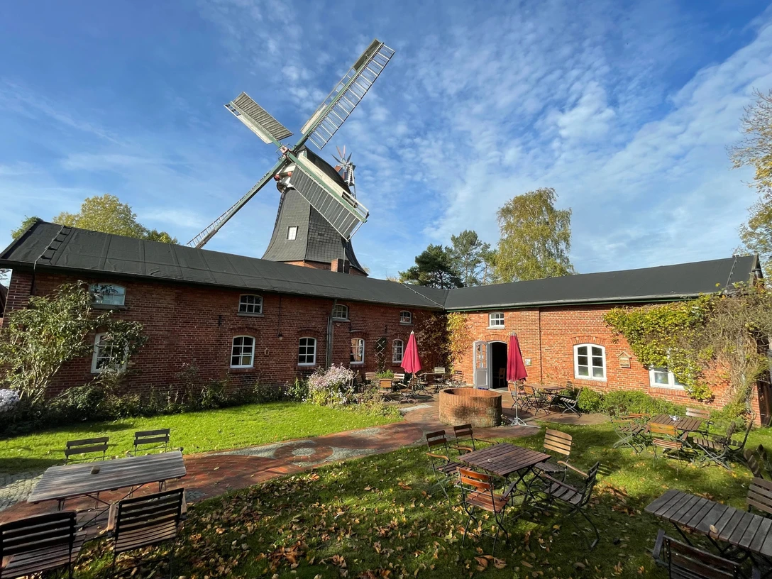 Café Seefelder Mühle Außenbereich - Presse.png