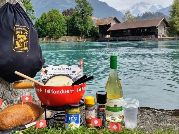 Fondue Rucksack - alles für den Outoor Genuss an der Aare in Unterseen