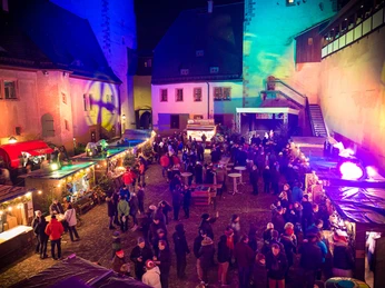 Rochlitzer Schlossweihnacht Die Rochlitzer SchlossweihnachtThe Rochlitz Castle ChristmasVánoce na zámku RochlitzBoże Narodzenie w zamku RochlitzKerst op kasteel RochlitzIl Natale di Castel Rochlitz