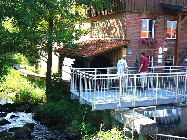 Neuer Steg der Wassermühle Wahrenholz