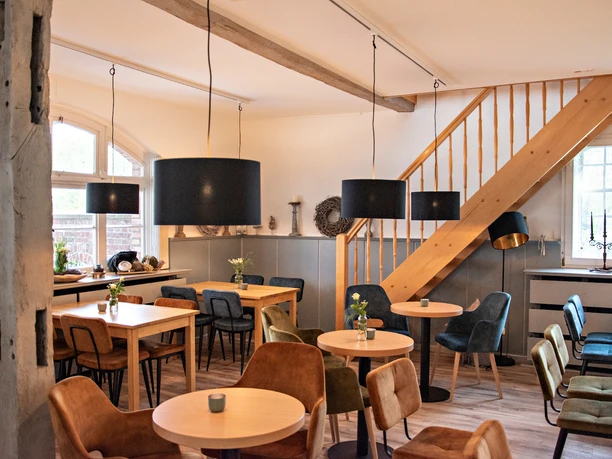 Gastraum im Burg-Café Brome
