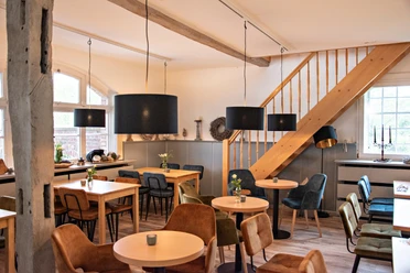 burgcafe-brome_02.jpg Gastraum im Burg-Café Brome