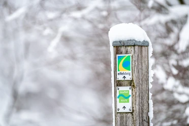 Struffelt-Logo im Schnee