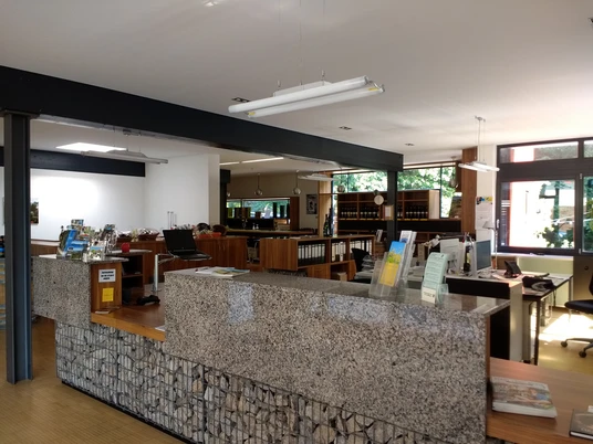 Tourist-Information -Innenansicht-