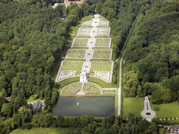 Barockgarten Schloss Gottorf.jpg