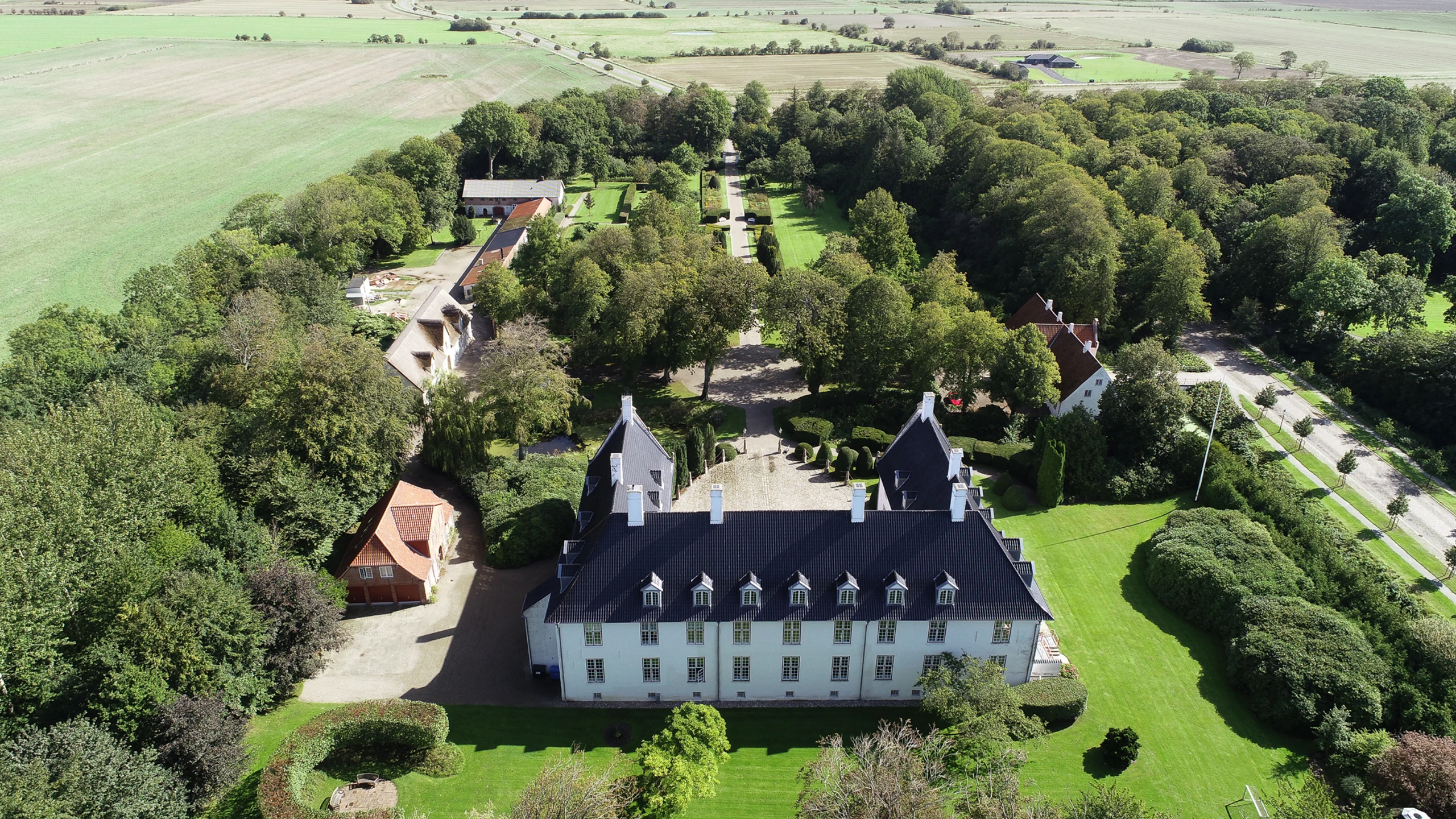 Schloss Schackenborg.jpg