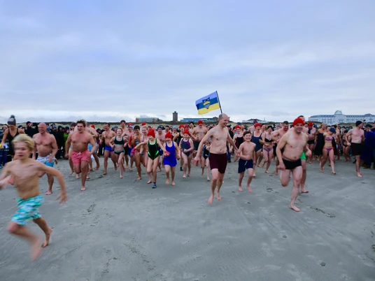 Neujahrschwimmen-Juist-2018.jpg
