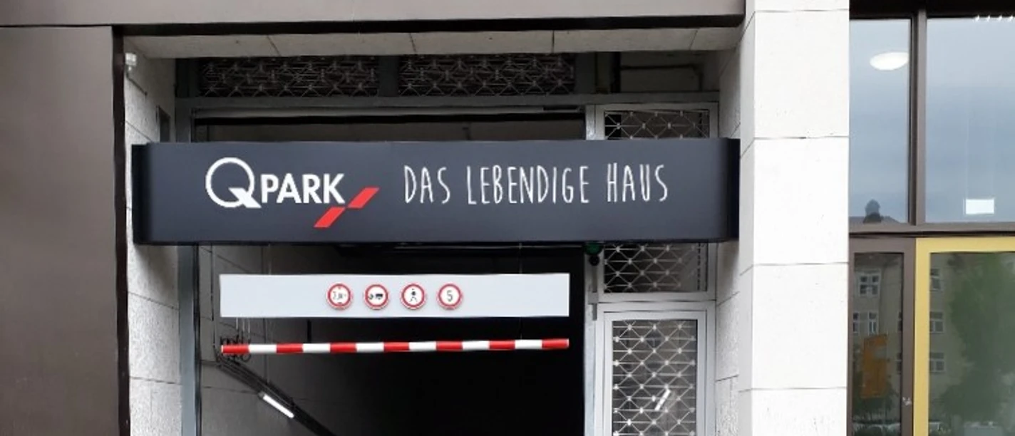 Q-Park Leipzig - The Living House Entrance to the underground parking garage of the Q-Park Das Lebendige Haus Leipzig