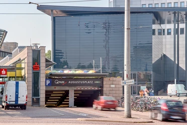 Q-Park Leipzig - Augustusplatz Ein- und Ausfahrt des Q-Parks Augustusplatz in Leipzig